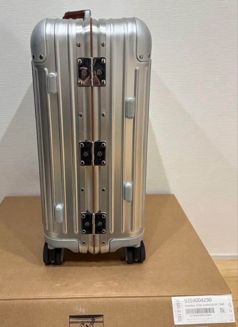 RIMOWAリモワ/キャビン ツイスト シルバー&ブラウン 55×40×23cm