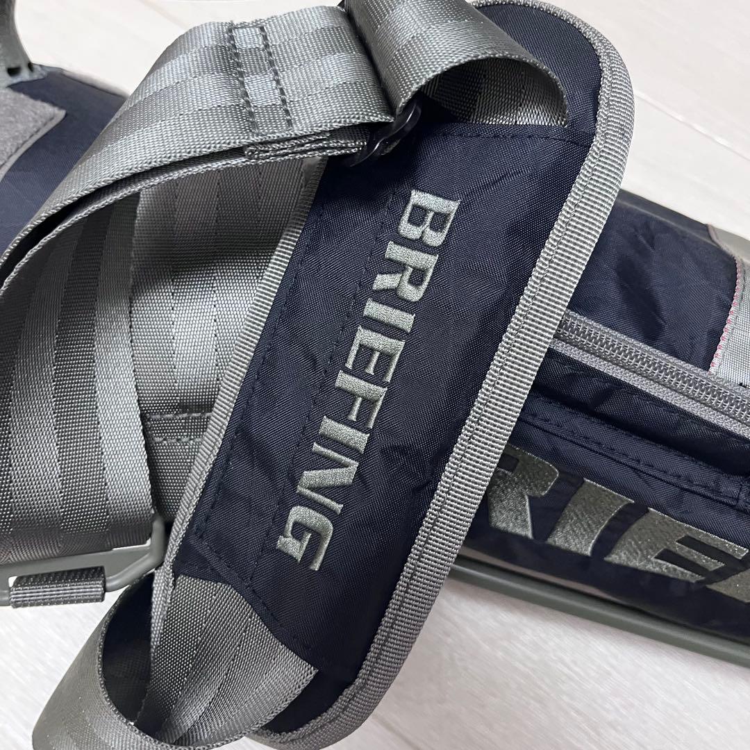 【超美品】BRIEFING GOLFセルフスタンドキャリー黒カーキ