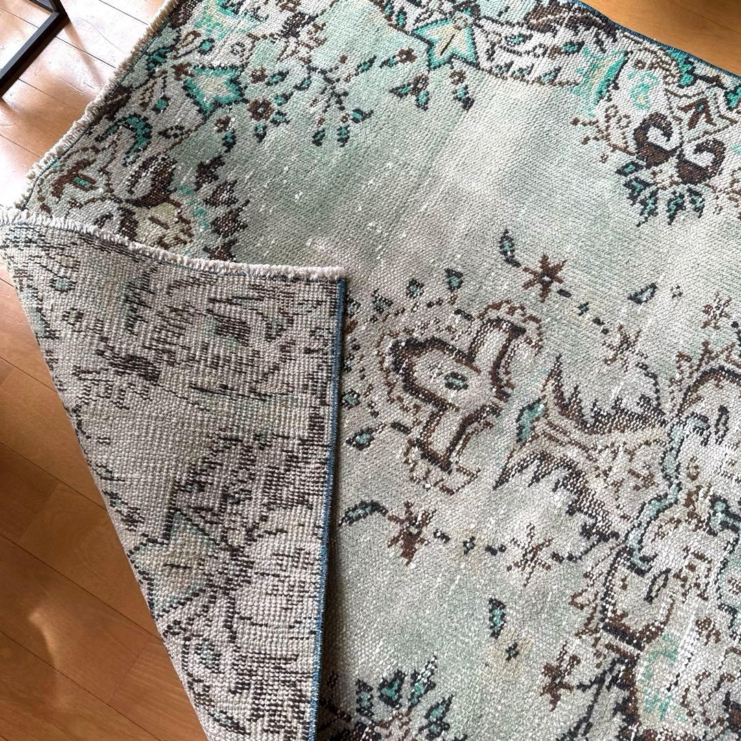 107×194淡いエメラルドグリーン×ブラウン　シャビー　トルコヴィンテージラグ