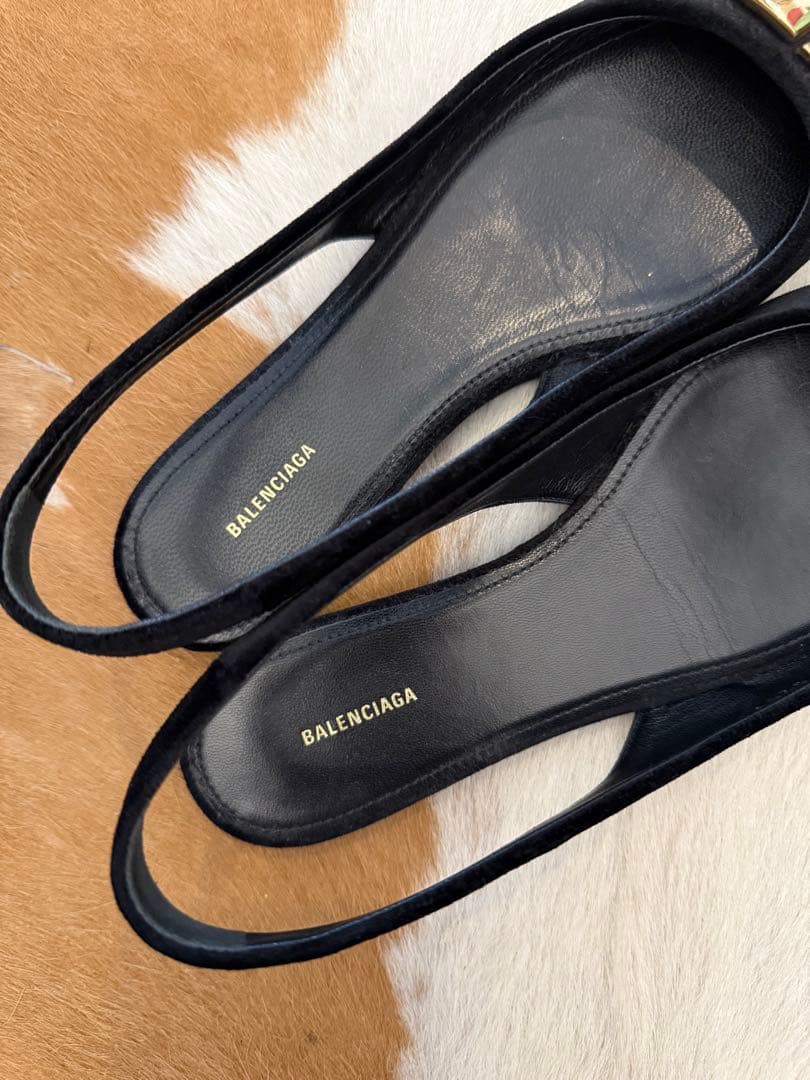 BALENCIAGA ブラック ポインテッドトゥ ミュール