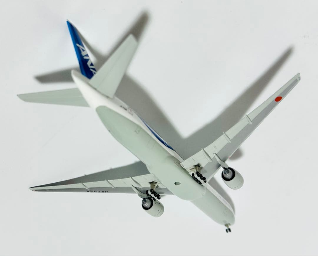 全日空商事 1/400 ANA 777-300 特別塗装 NH40012