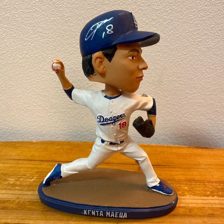 直筆サイン入り LAドジャース Dodgers前田健太選手ボブルヘッドフィギュア