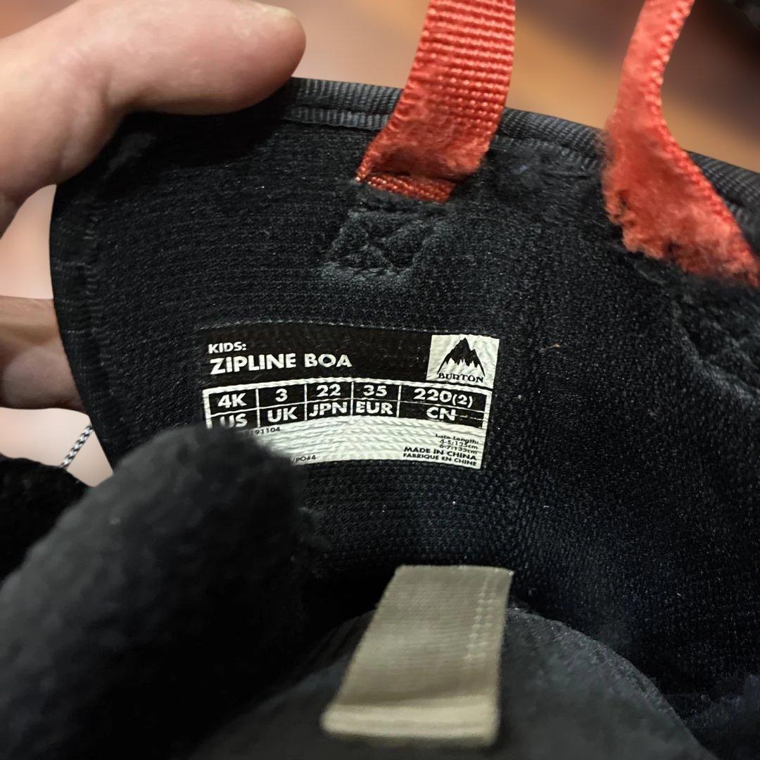 BOAシステム付き子ども用スノーボードブーツ