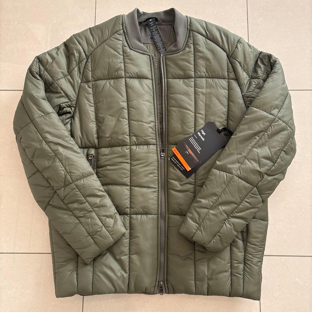 LuluLemon ダウンジャケット オリーブグリーン 男女兼用 定価3万円程！