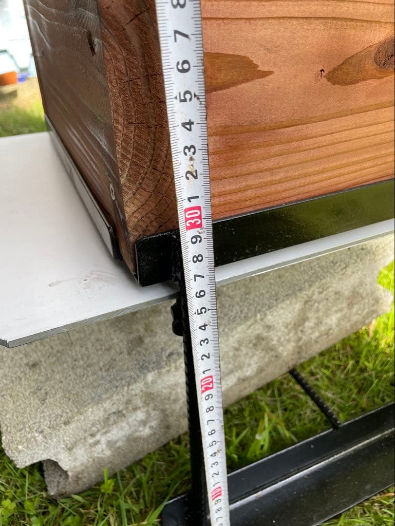 日本蜜蜂　巣箱台30cm（黒）