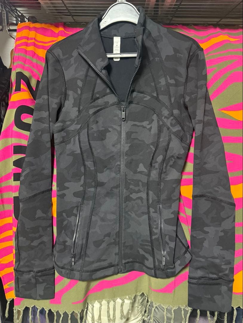 正規品 美品 lululemon define ジャケット 迷彩色グレー