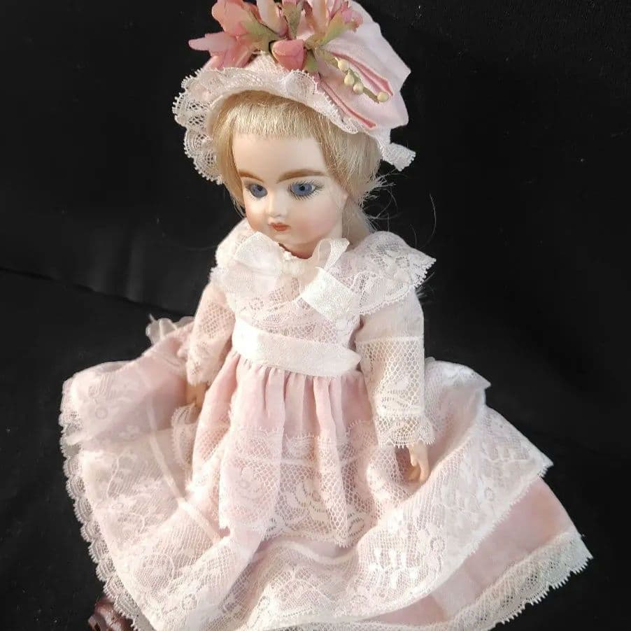 30cm位のドール用ドレス 淡〜いピンクアンティークドレスとボネ