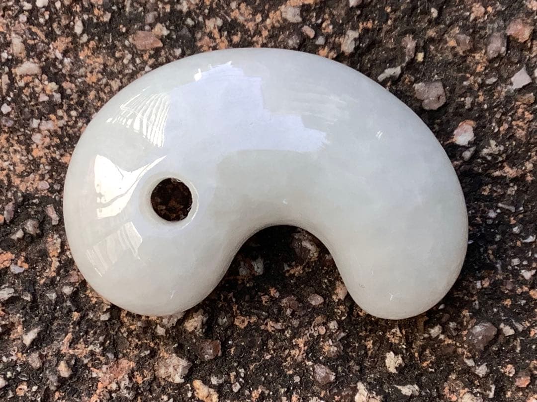 ✳50万円以上の品質‼️ 糸魚川翡翠アイスジェイド　*氷*本物　鑑別書付極上品‼️