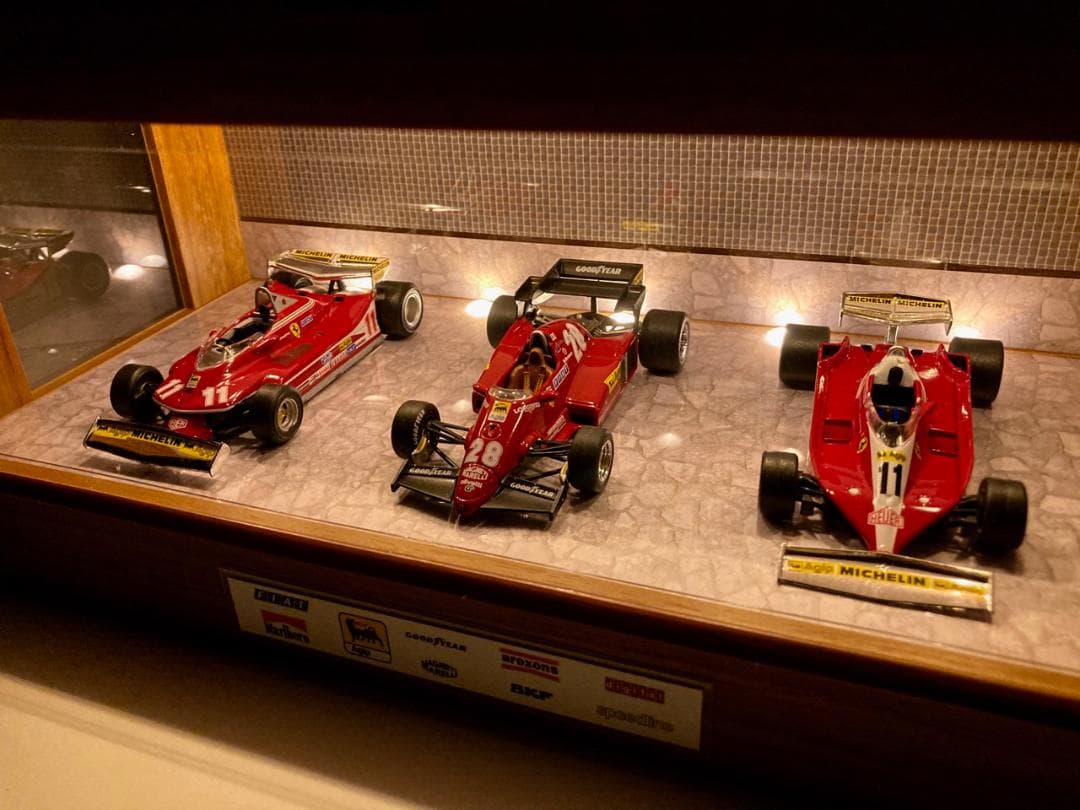 1/43・乱張り＆モザイクタイル・ディスプレーBOX / 照明付ネオジオラマ