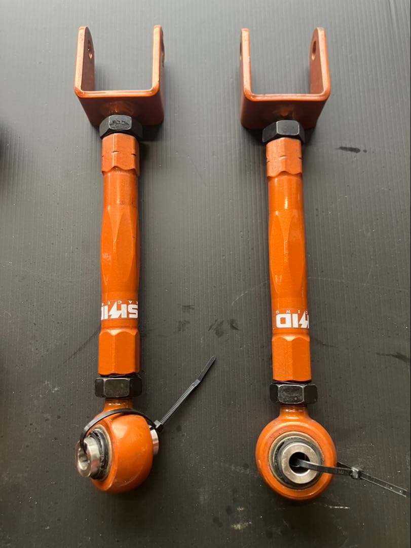 スキッドレーシング アッパーアーム トーコン 50プリウス