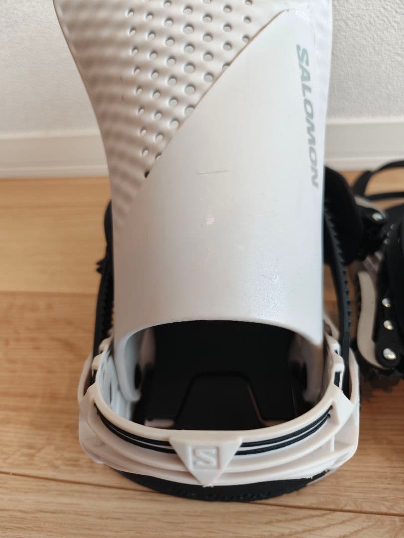 SALOMON HOLOGRAM Мサイズ 23-24モデル