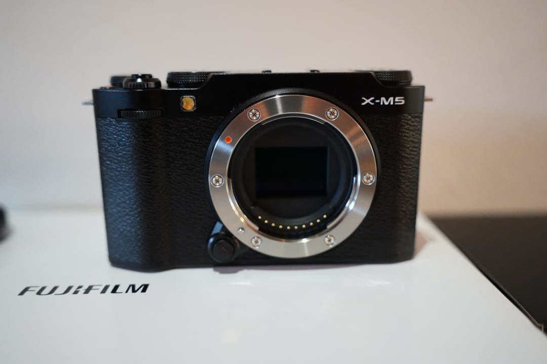 FujifilmX-M5ブラックボディ＋XF27mmF2.8 R WRレンズ付き
