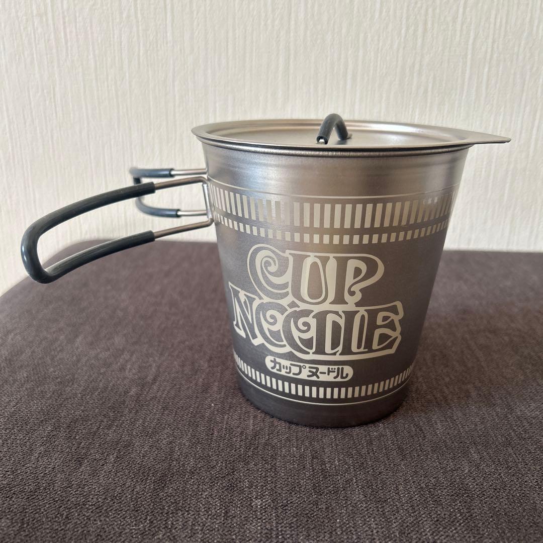カップヌードル チタンマグカップ、黒ハンドル
