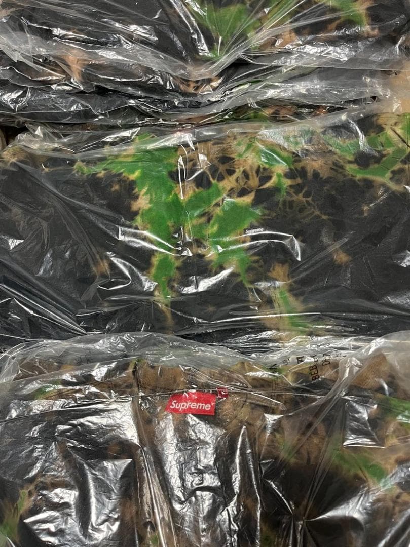 トップス XL Supreme Small Box Crewneck Tiedye