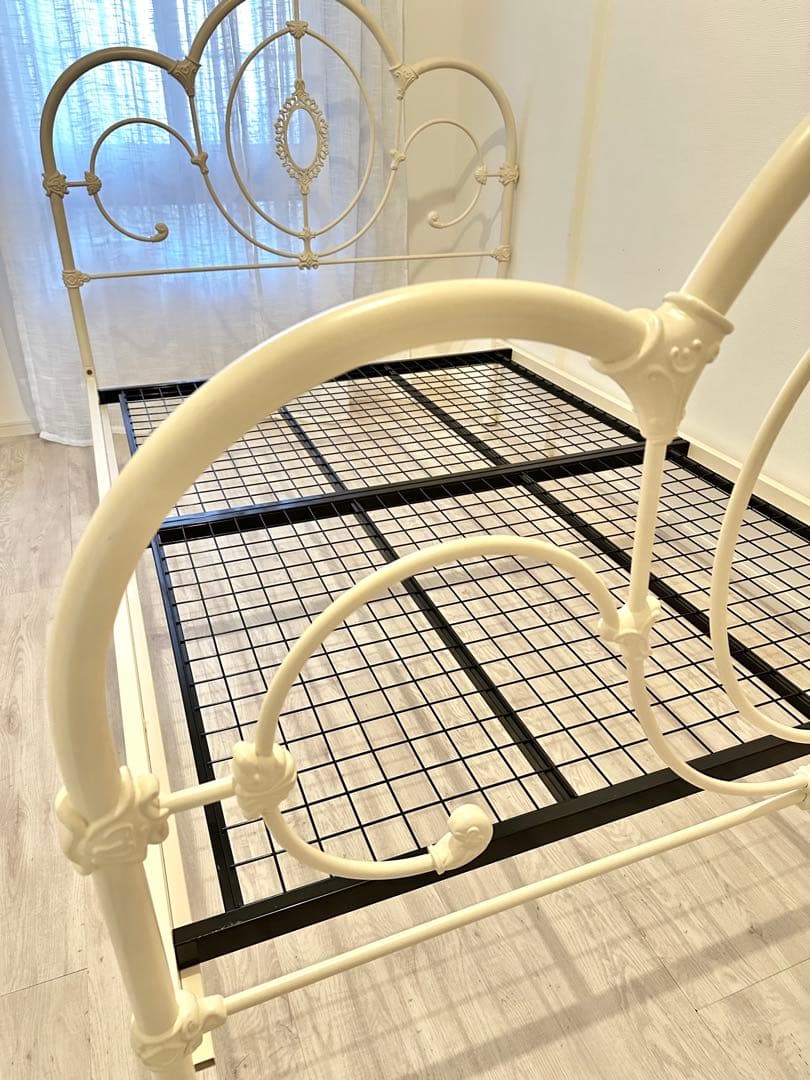 値下●Laura Ashley ローラアシュレイ ベッドフレーム ダブル ベッド