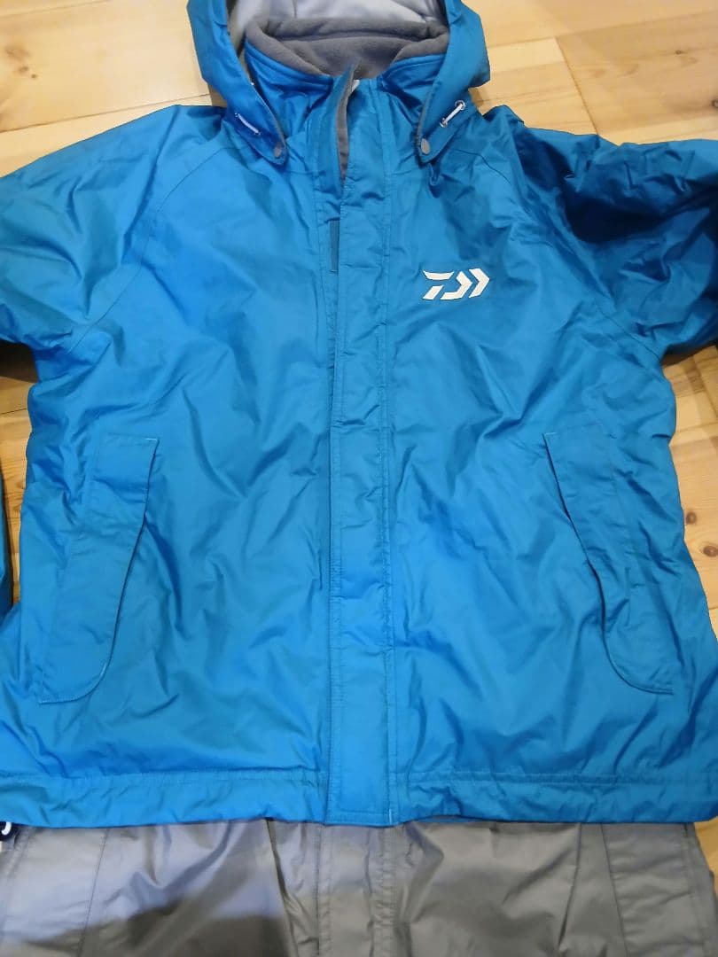 ★特価　値下げ　DAIWA　防寒着　真冬(グリーンに近い青色)