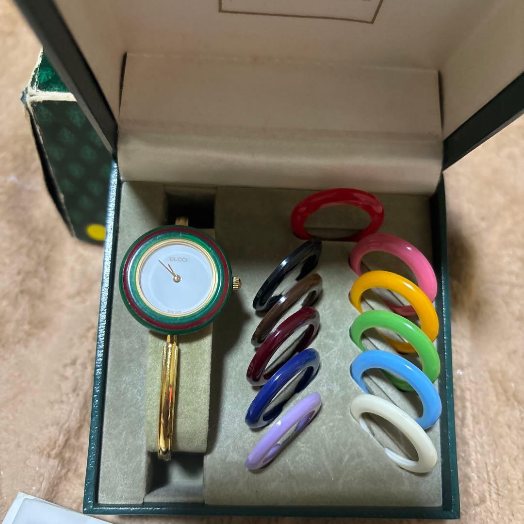 GUCCI カラフルバンド付き時計
