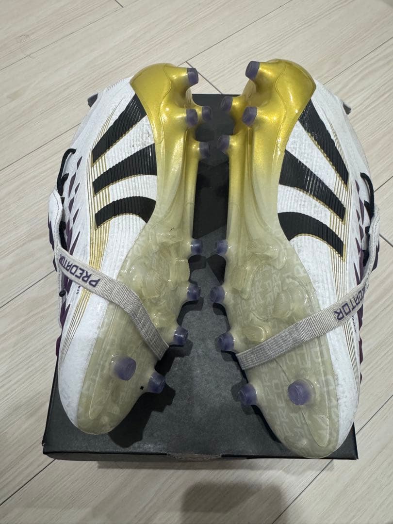 サッカースパイク　アディダスプレデターエリートFT AG