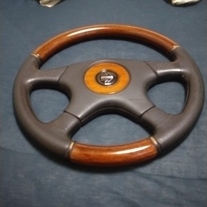 MOMO ステアリングモモウッドブラック36センチ