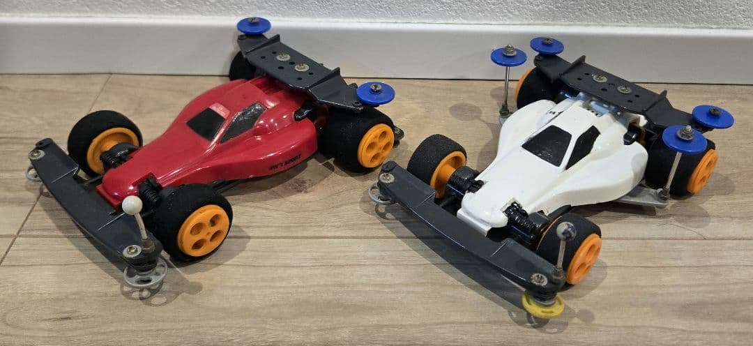 ミニ四駆　アスチュート　赤白2台　ジャンク