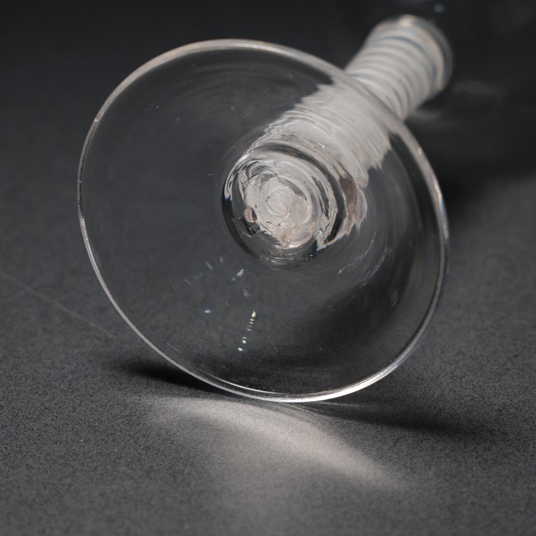 アンティークグラス　オペーク（乳白色）ツイストステム　ゴブレットR1543ダI