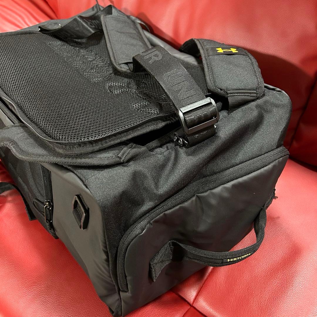 UAコンテインデュオ ダッフル バックパック Mサイズ　UNISEX