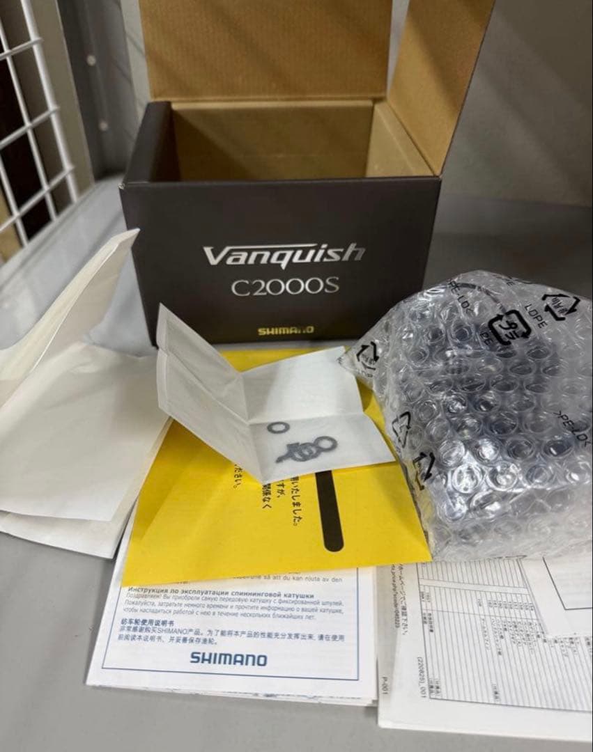シマノ　23 ヴァンキッシュ　C2000S スピニングリール SHIMANO