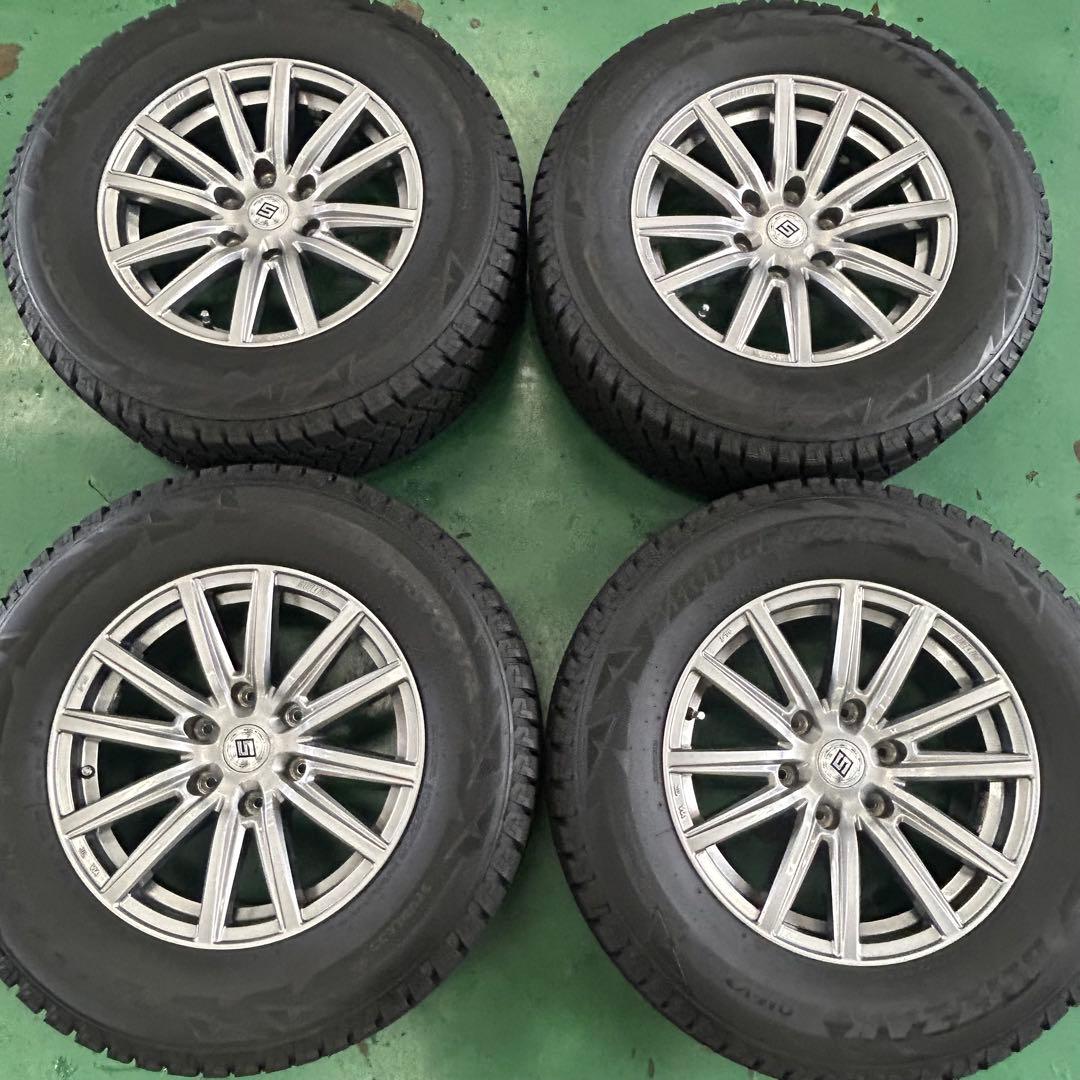 中古スタッドレス265/65R17ブリザック　ランクルプラド、ハイラックスなどに