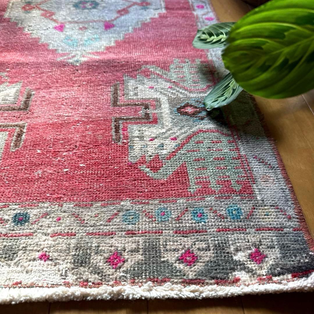 46.5×91 コーラルピンク　メダリオン　王道　トルコヴィンテージラグ