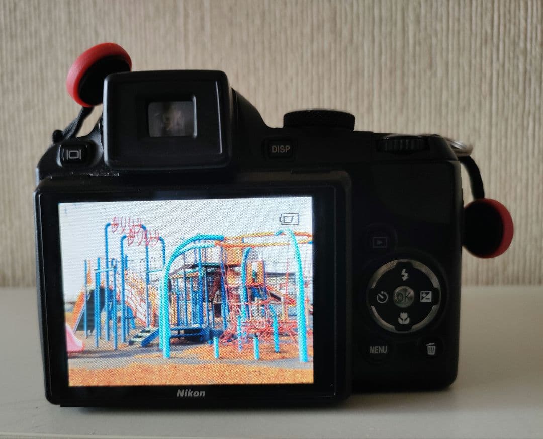 NIKONデジタルカメラ ネオ一眼カメラです