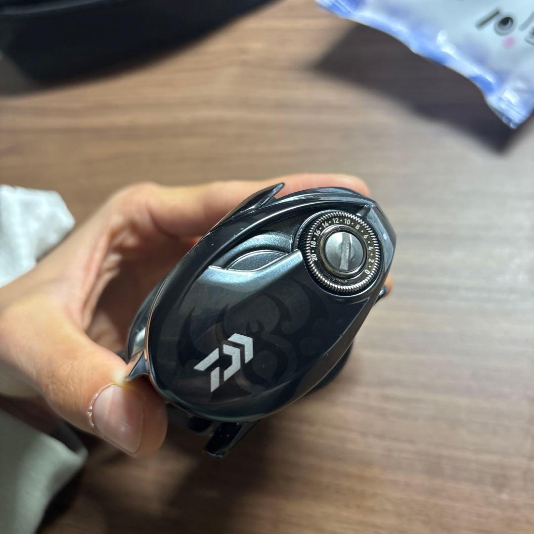 Daiwa ベイトリール 20 タトゥーラSV TW