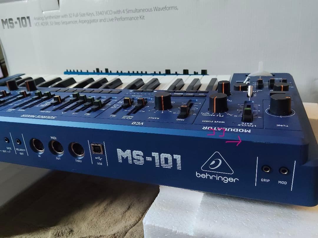 ８*T様 Behringer MS-101 （青）アナログシンセサイザー