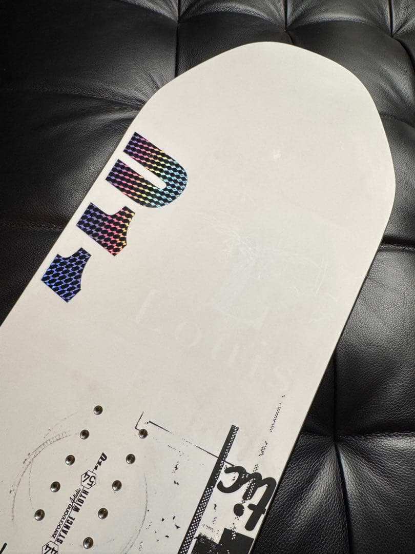 011ARTISTIC X FLY SPIN 150 スノーボード　板　グラトリ