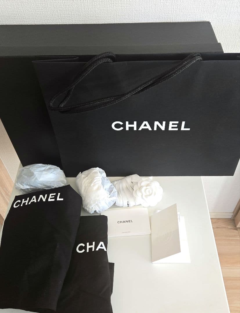 CHANEL 人気レインブーツ保証書　ショッパー箱リボン保存袋付き入手困難品３６