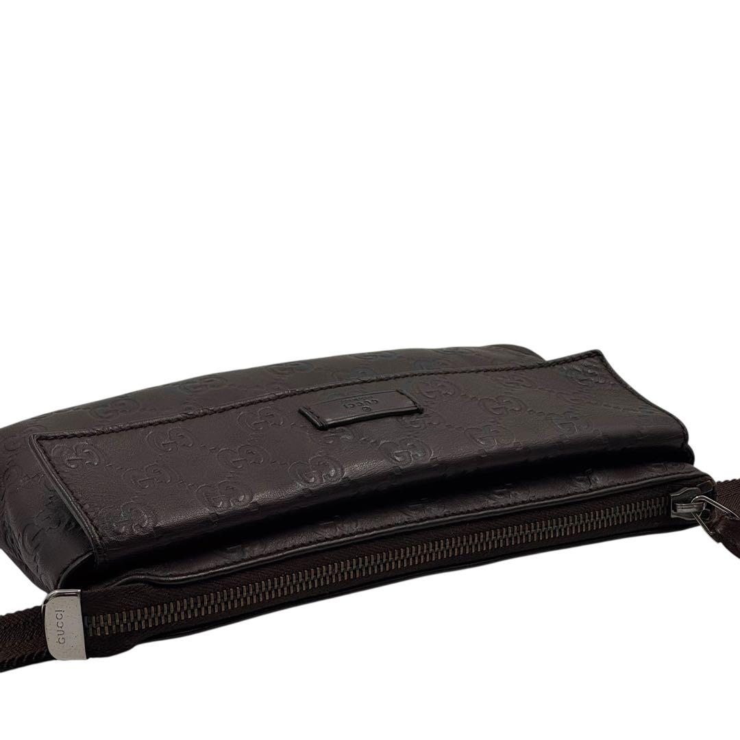 【美品】GUCCI グッチ　ボディバッグ　ウエストバッグ　GG　シマレザー