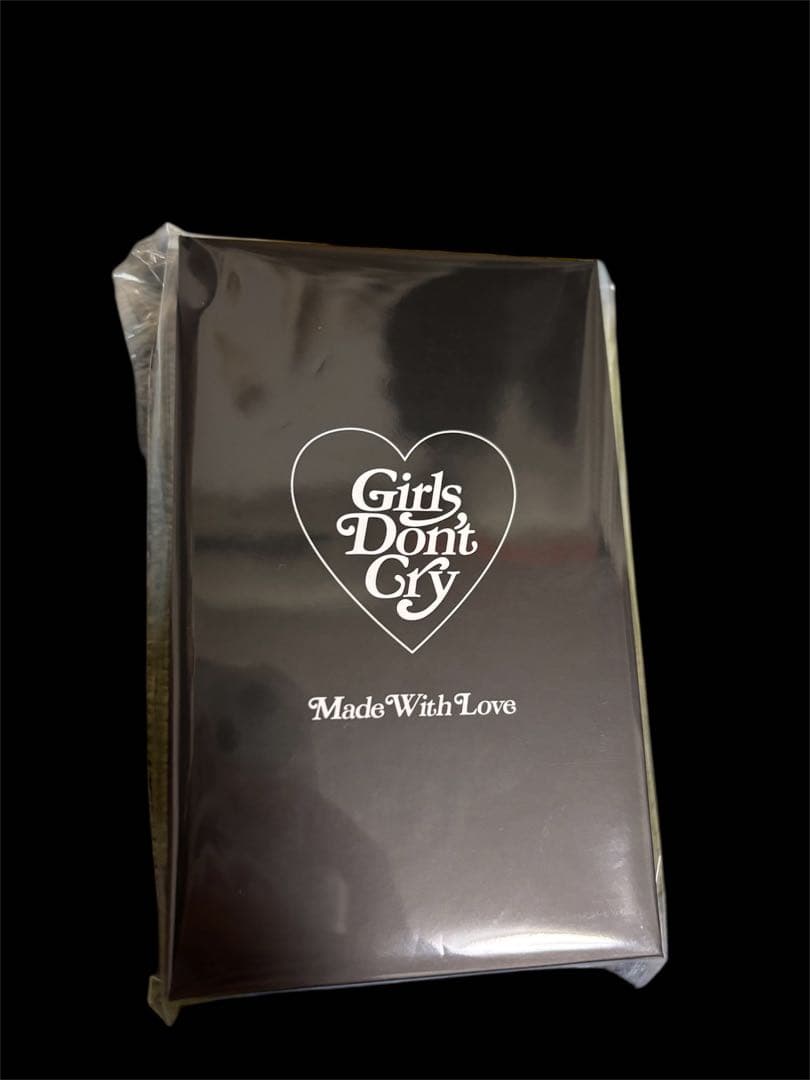 Girls Don't Cry ハート型キーホルダー
