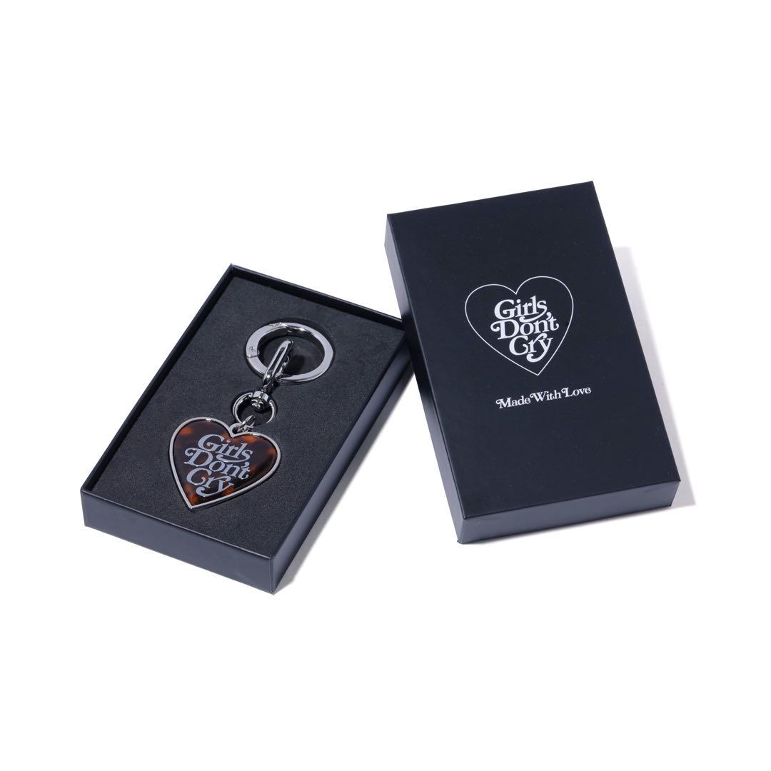 Girls Don't Cry ハート型キーホルダー