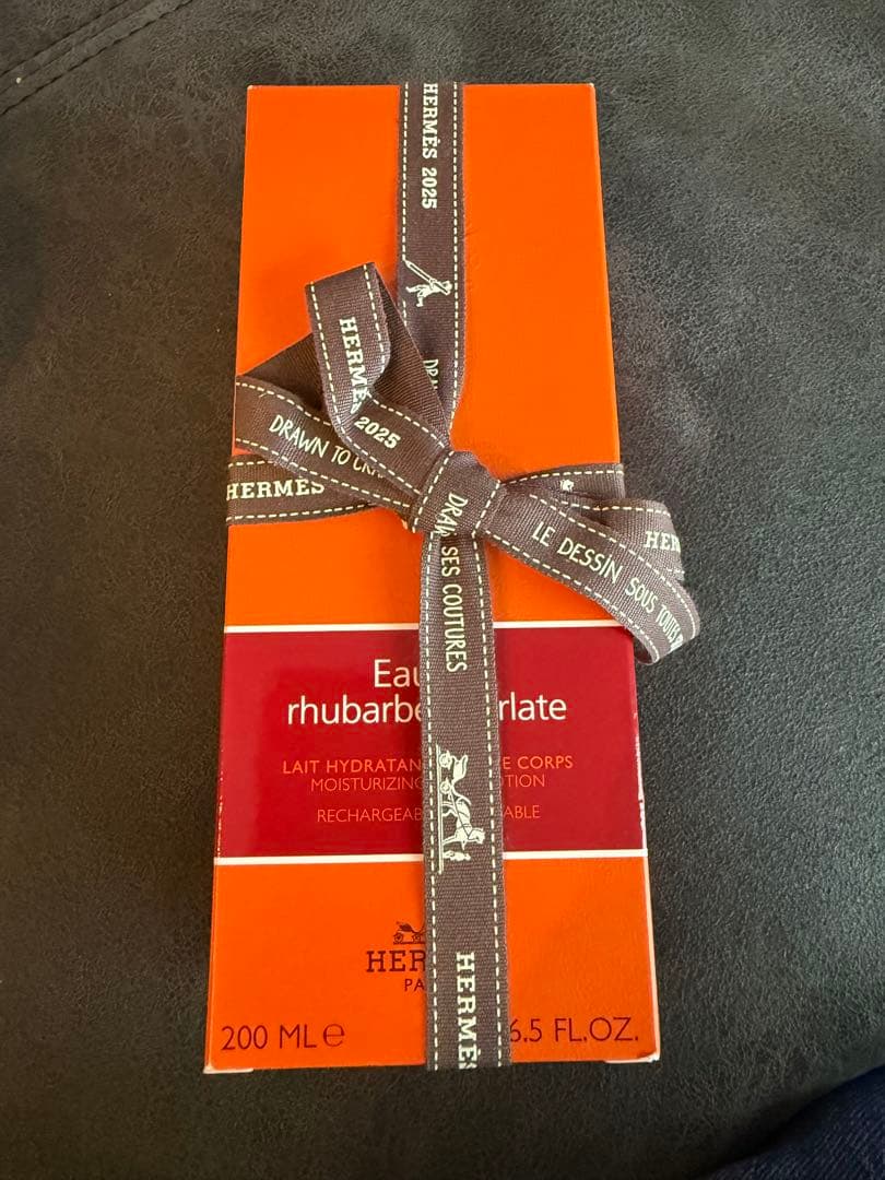 HERMES Eau Rhubarbe Églantine ボディローション