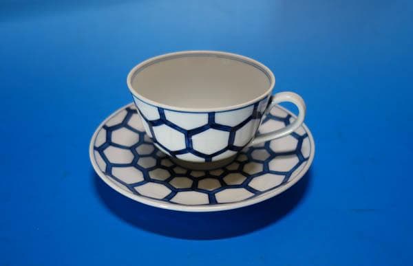 有田焼　村上玄輝　 染付　亀甲文 六角紋　カップ＆ソーサー　碗皿 2203