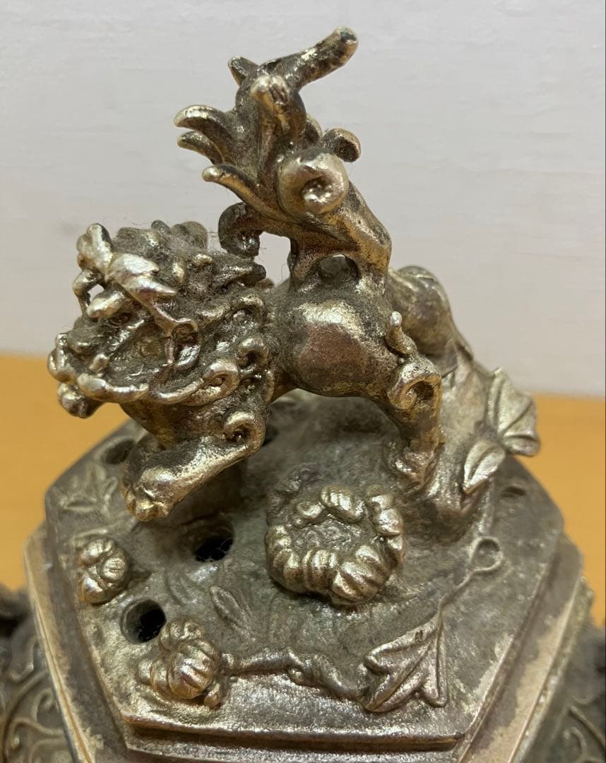 【香炉】六角形の香炉　元成作　獅子飾り付蓋　鳳凰耳飾　獅子三足