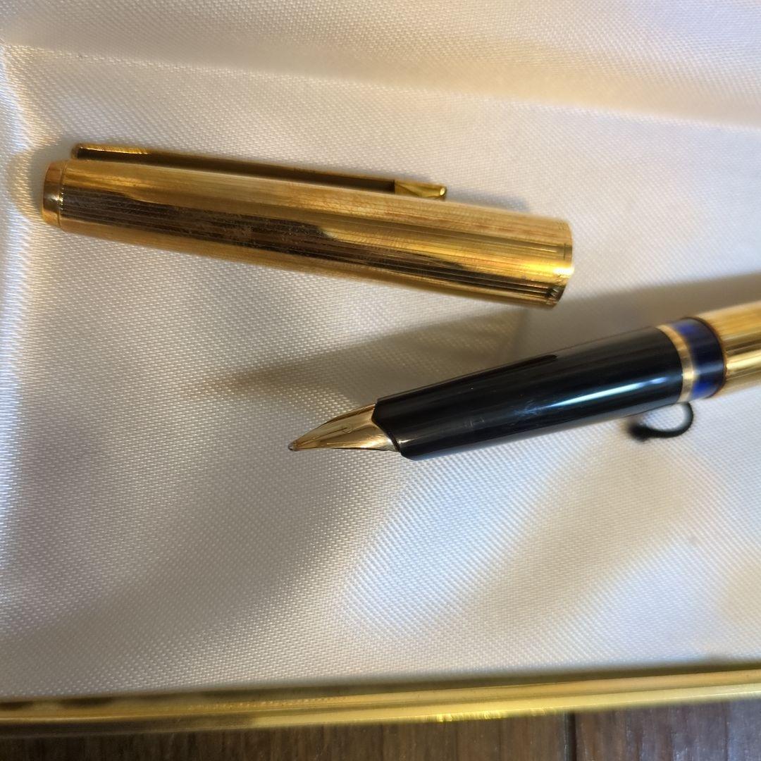 新品未使用　デッドストック　ペリカン万年筆M60ロールドゴールド