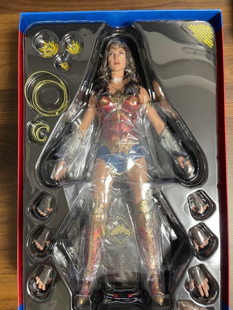 ホットトイズ　ワンダーウーマン