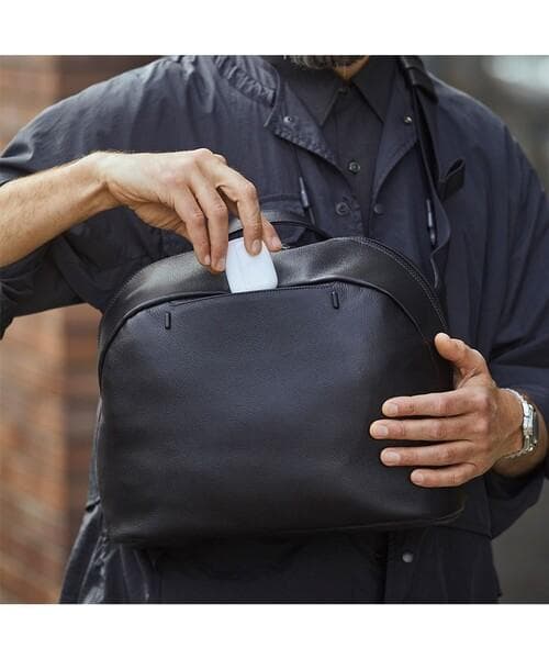 極美品　FARO（ファーロ） Smart Sling Bag 2