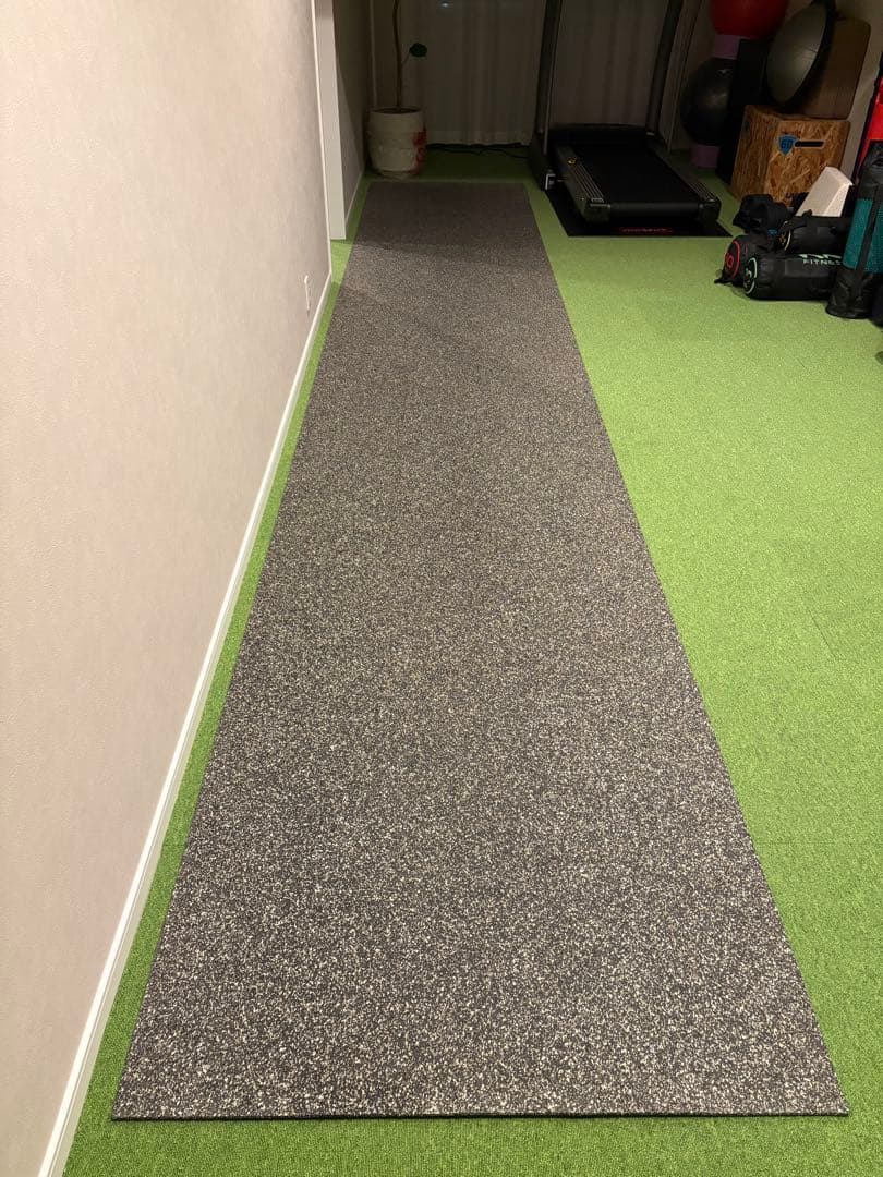 【引き取り限定　愛知県名古屋市】ゴム製トラックマット グレー　5.6m x 1m