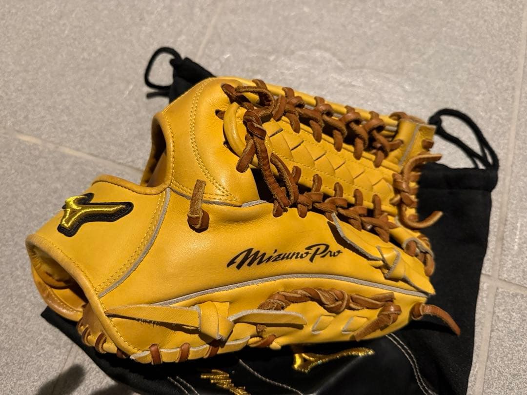 Mizuno Pro 硬式グローブ イエロー 収納袋付き