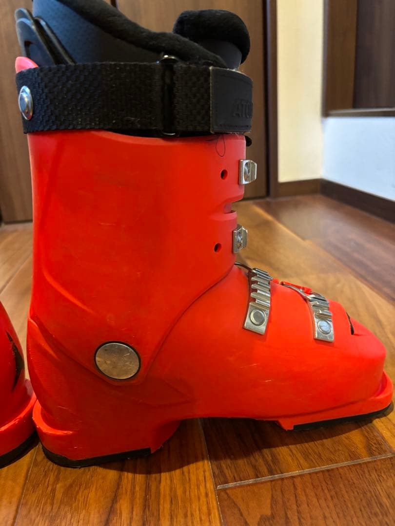 ATOMIC 子ども用スキーブーツ