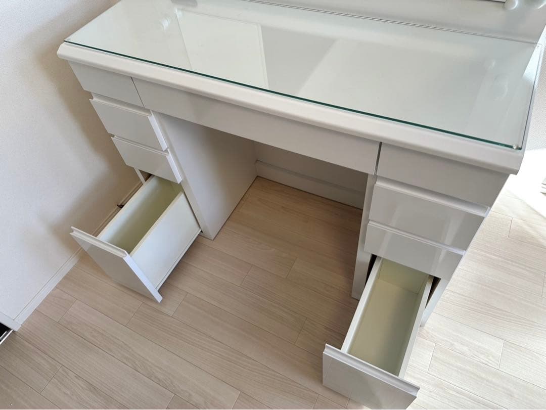 dinosLEDライト付きドレッサー