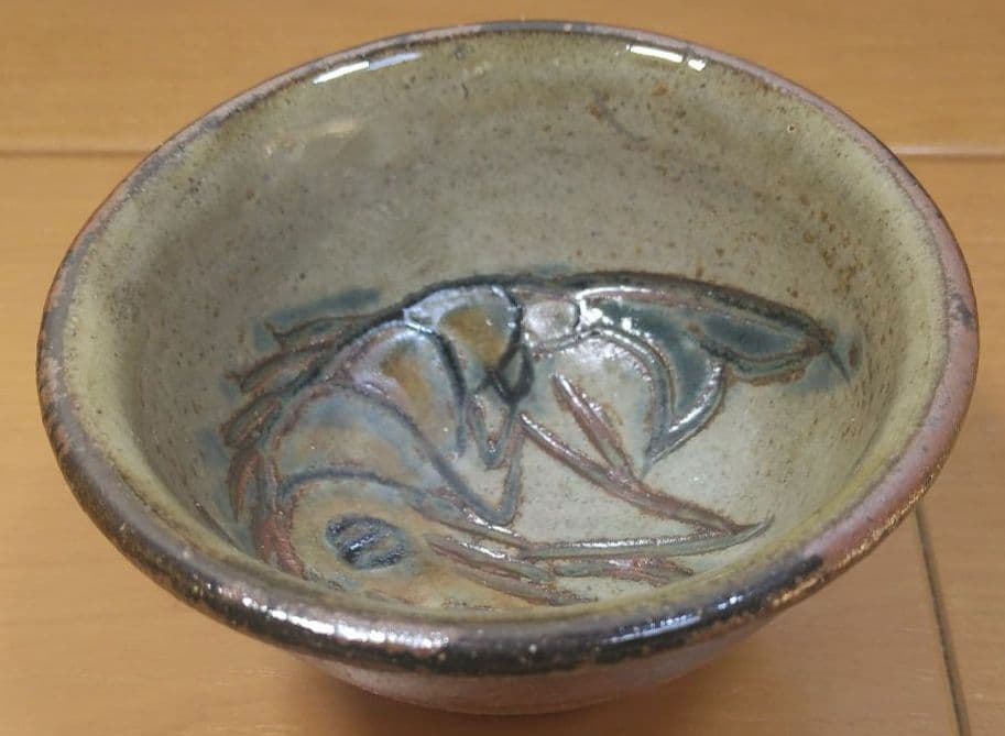 人間国宝 金城次郎 海老酒盃 栞 共箱 美品 やちむん 壺屋焼 壷屋焼 紐付箱