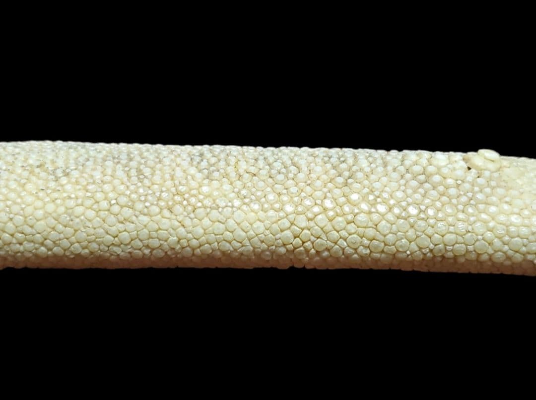 頭金具付き　陸軍刀の柄金具　鮫の親粒付き