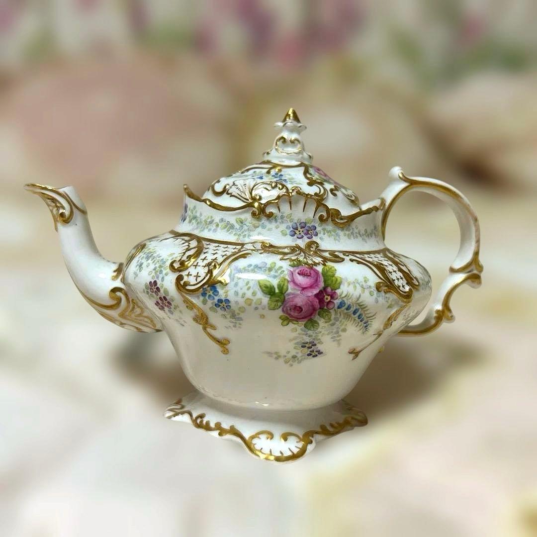 イギリス　アンティーク　ティーポット　ビクトリアン　金彩